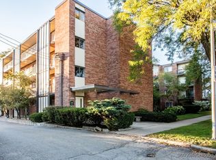 6950 N Bell Ave APT 304, Chicago, IL 60645