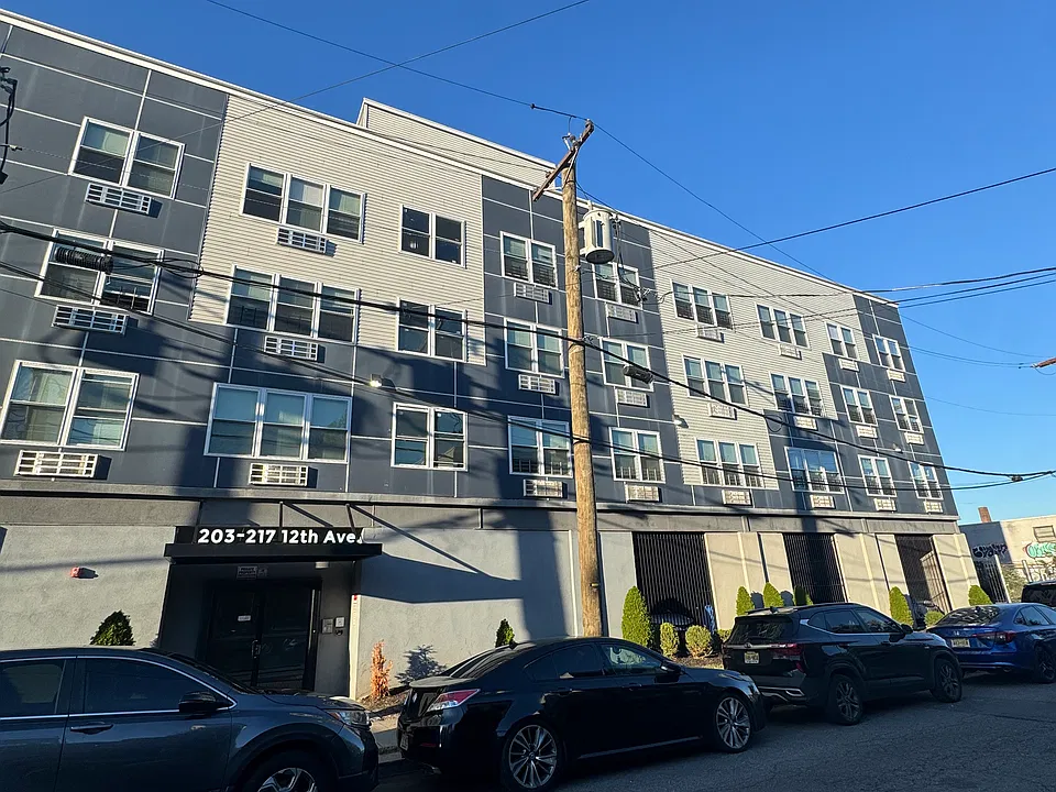 203 12th Ave #7