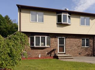 1070 Colfax Ave, Pompton Lakes, NJ 07442