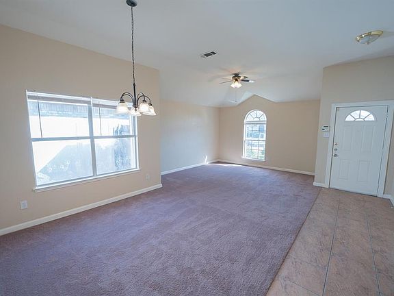 4th image of 2839 Saint Martin Dr
