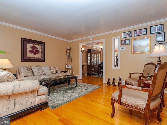 2nd image of 1808 Hillenwood Rd