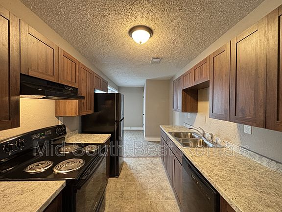 3rd image of 4600 Grand Ave