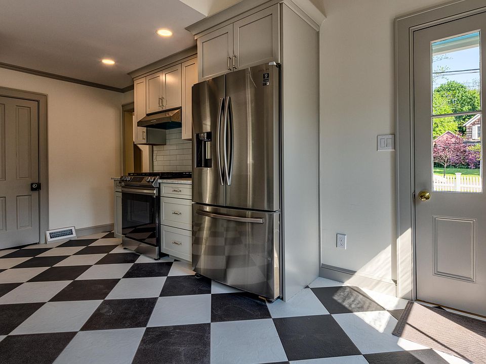 1st image of 205A Christian Ave