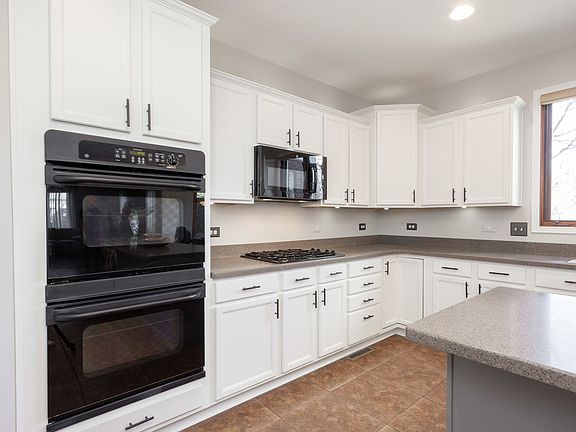 4th image of 10425 Sutton Dale Ln