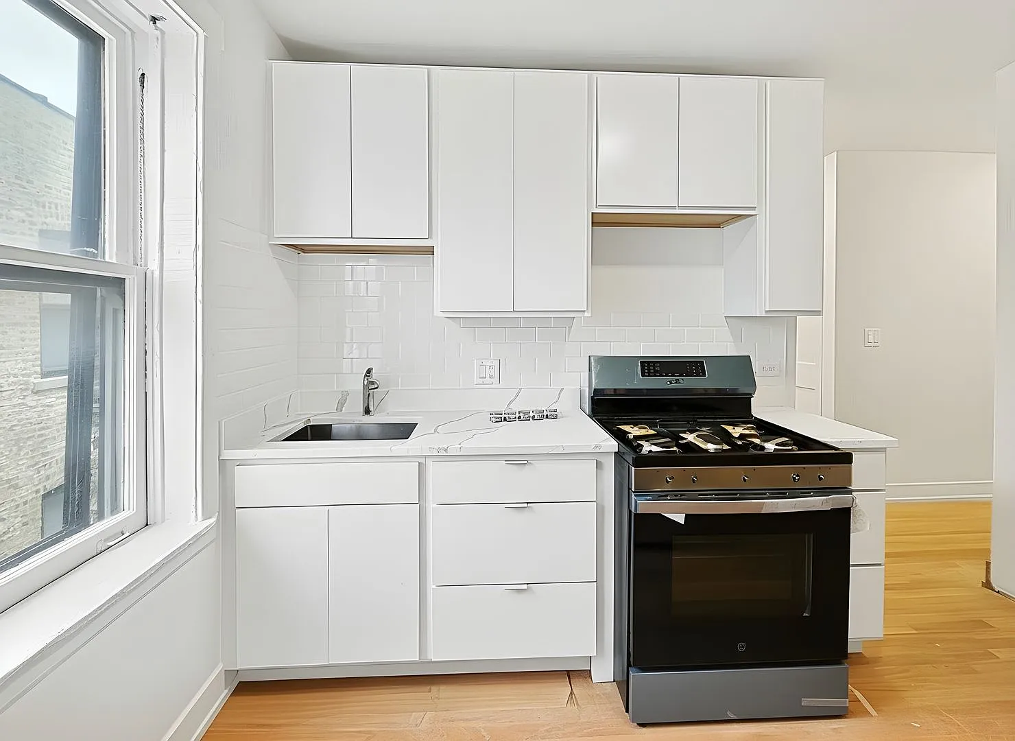 Brand New Renovation, 2bed/1bath Apartment in Historic Ravenswood Manor Neighborhood — Photo 1