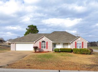 607 E 10th St, Grove, OK 74344
