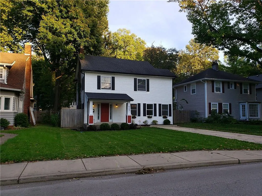4 bed, 2.5 bath, 2436 sqft, $2,412 — Photo 3