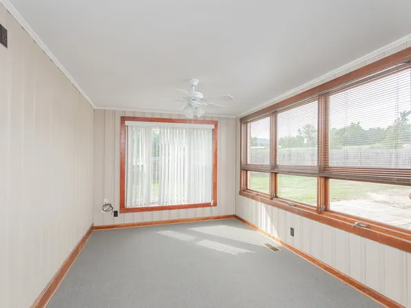 71 Judy Ln, McGaheysville, VA 22840
