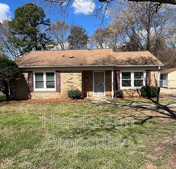300 W Arrowood Rd — Photo 1