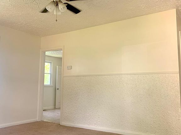 2nd image of 913 McCausland St