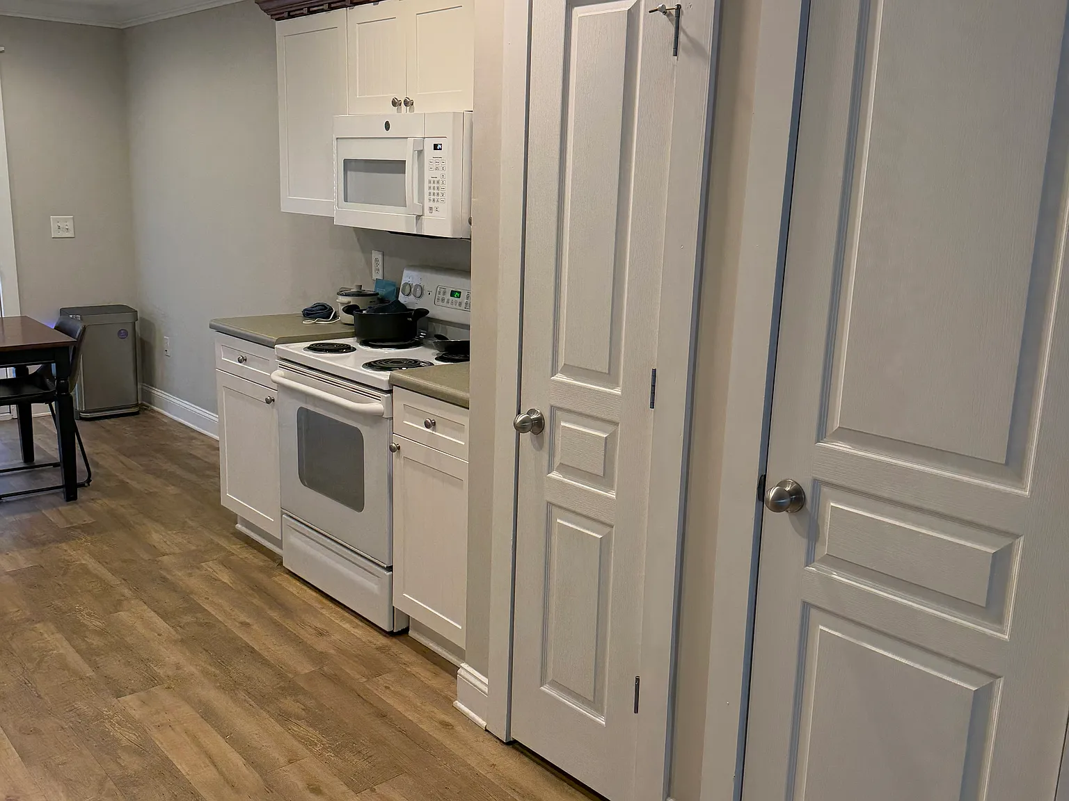 3 bed, 1444 sqft, $2,100 — Photo 3