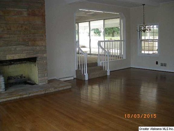 3rd image of 915 Wildwood Dr