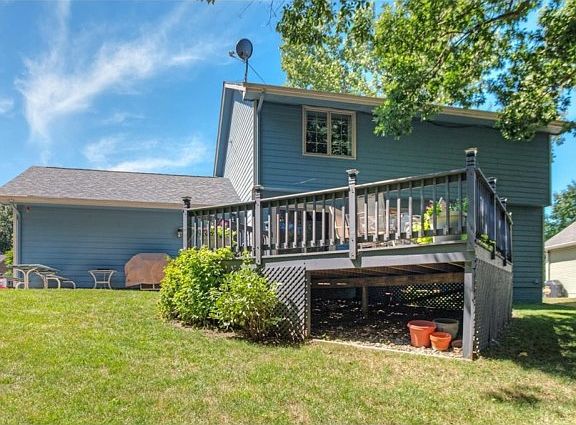 2nd image of 1505 W Prairie Wood Ct