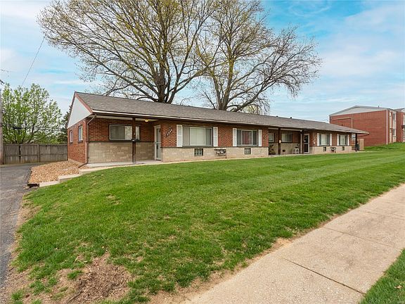 2nd image of 3860 Brittany Cir