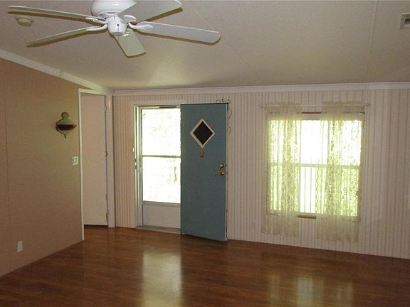 2nd image of 1281 N Julia Way