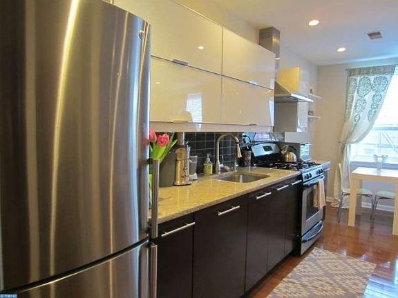 2nd image of 1343 Lombard St #C