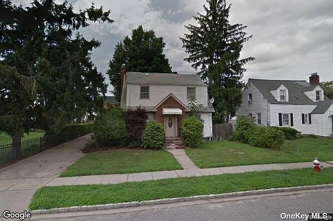 1st image of 28 Thorman Ave