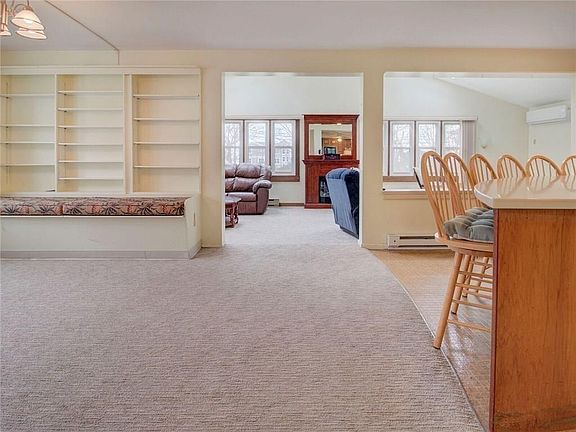 3rd image of 8 Wales Dr