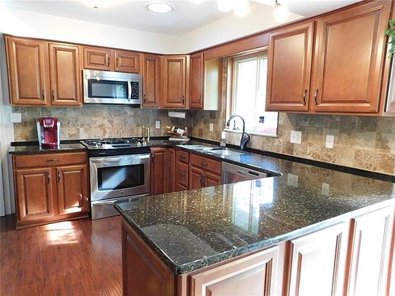 5th image of 116 Mount Odin Dr