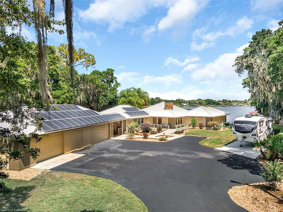 1st image of 20 Piney Point Dr