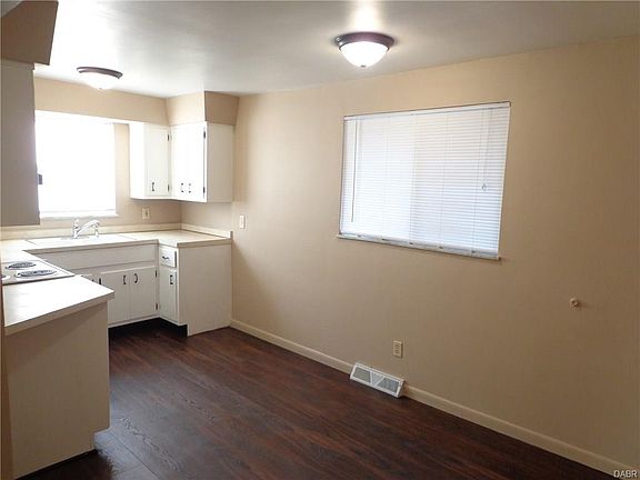 5th image of 426 Blackwood Ave