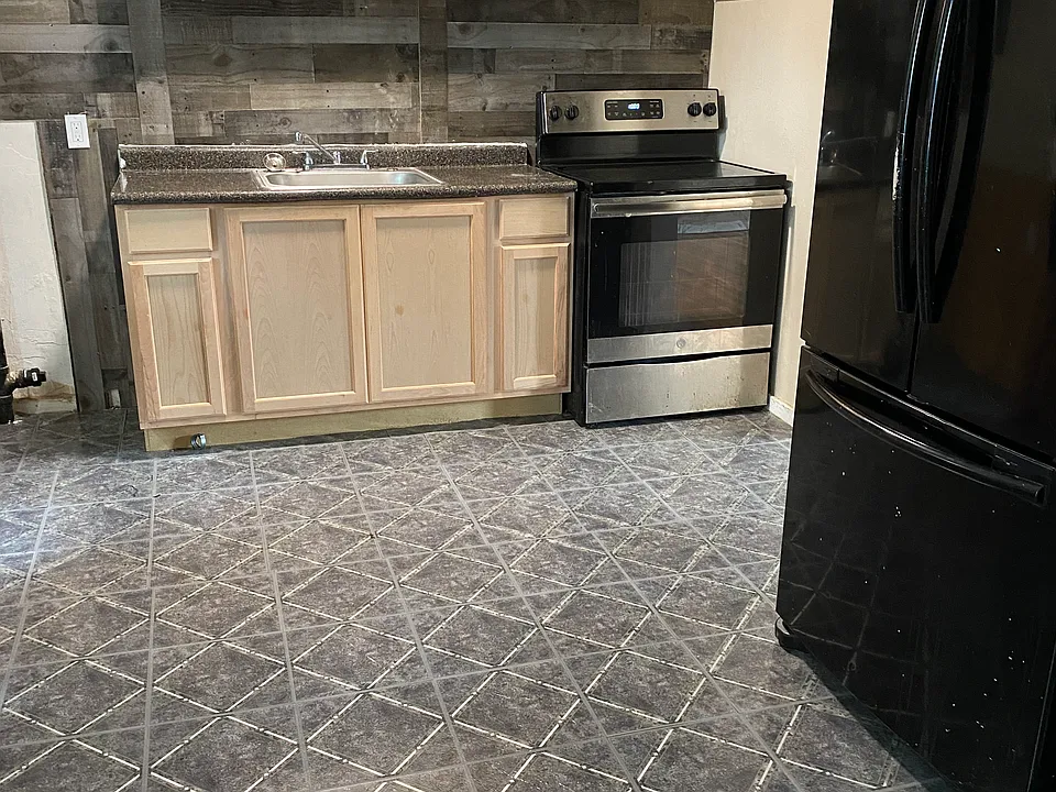 1 Putnam Cir