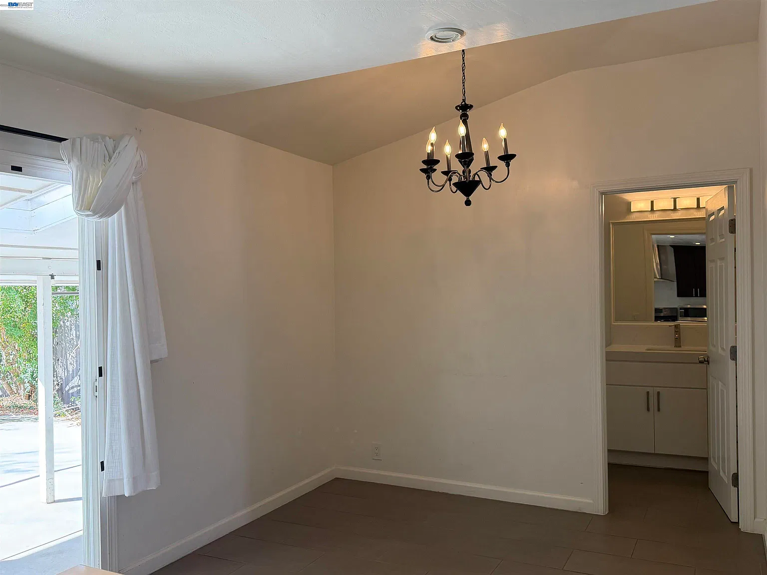3 bed, 1156 sqft, $2,850 — Photo 4
