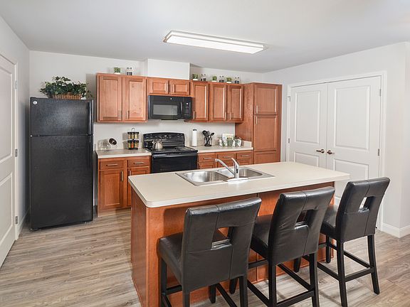 3rd image of 639 W Market St Unit 2307