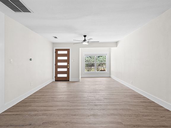 5th image of 914 Vine St