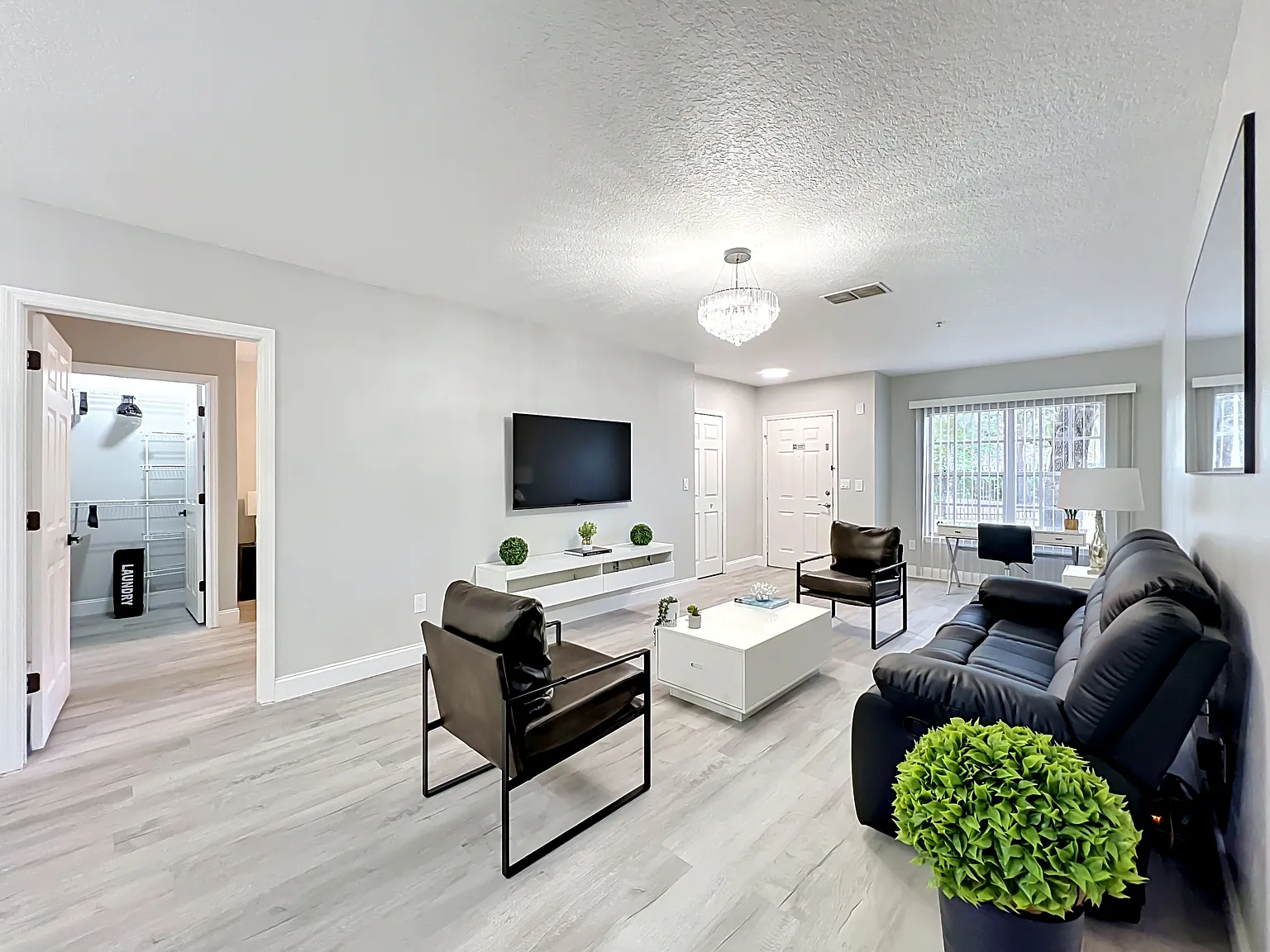 2 bed, 996 sqft, $3,000 — Photo 2