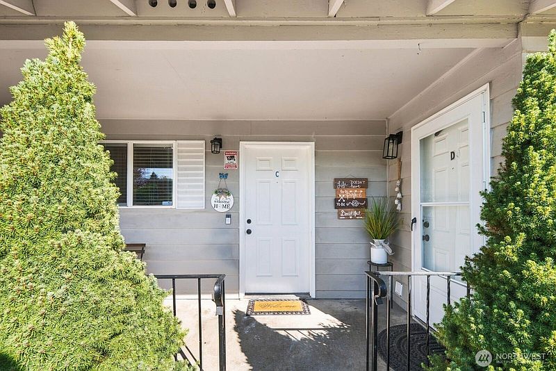 2nd image of 12404 SE 272nd Place #C