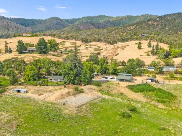 6577 Adams Rd, Talent, OR 97540