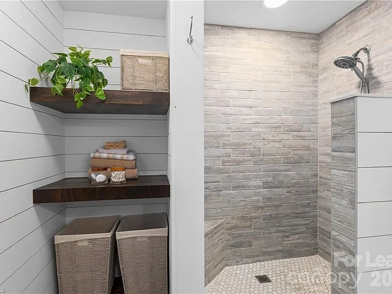 545 Adams Ct — Photo 6