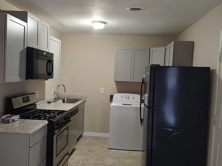 102 Carrigan Rd #B — Photo 2