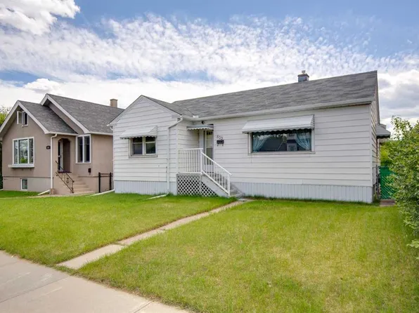 833 N 20th Ave NW, Calgary, AB T2M 1E4