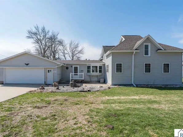 301 South St W, Amboy, MN 56010