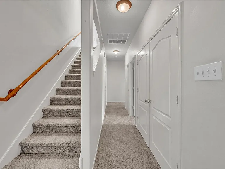 2614 Shady Acres Ct — Photo 14