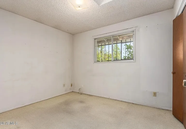 650 E Malibu Dr — Photo 15