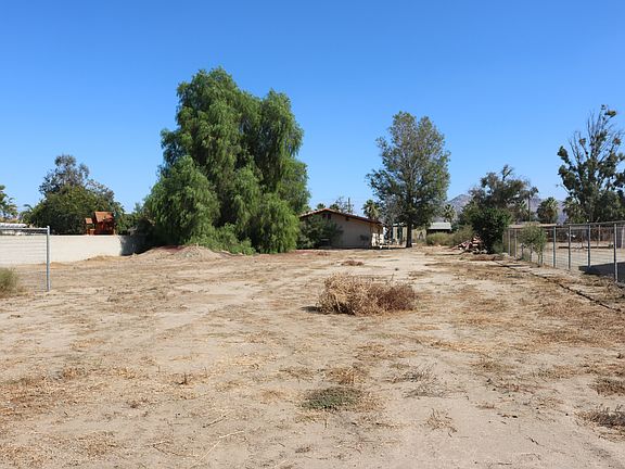 3rd image of 20120 Magnolia Ave