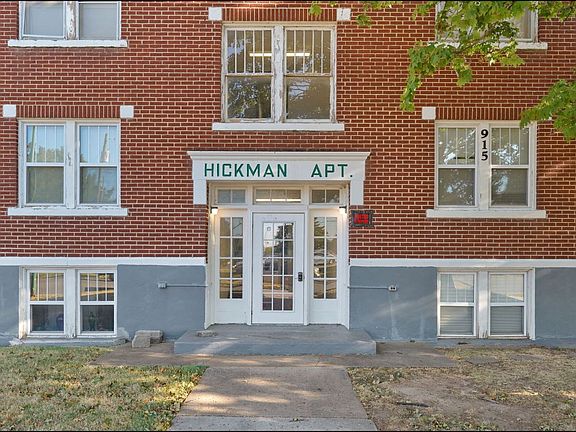 3rd image of 915 E Elm St #65639523a
