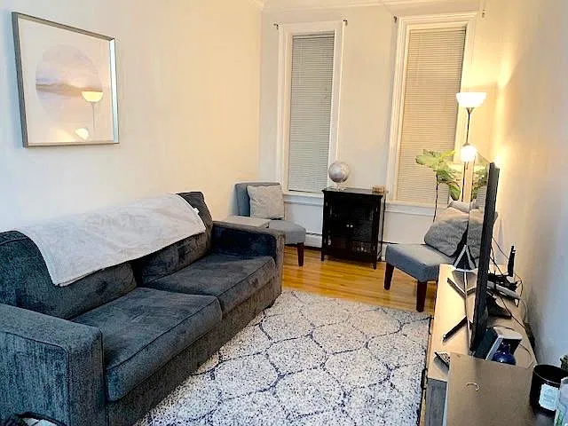 1 bed, 1.0 bath, 605 sqft, $2,700 — Photo 2