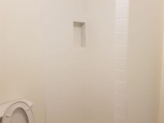5th image of 152 Harrison Ave #2F