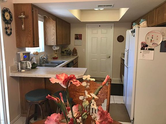 4th image of 2858 Sombrero Dr