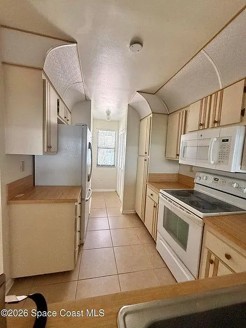 1785 Harrison St 211 — Photo 2