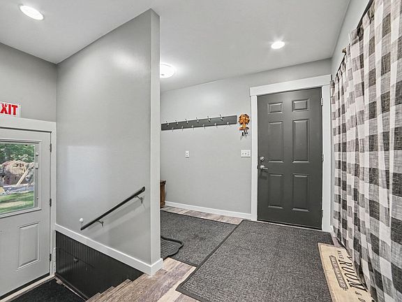 5th image of 6084 Curtwood Rd
