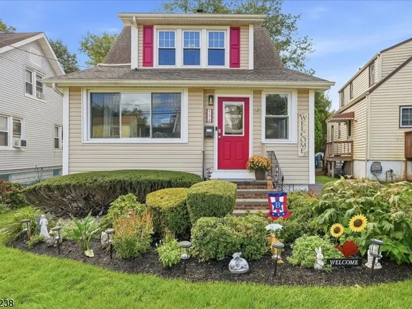 53 Seneca Ave, Dumont Boro, NJ 07628