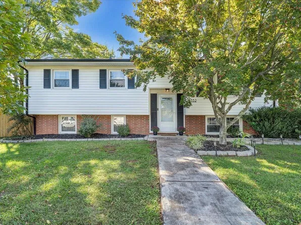 5532 Green Meadow Rd, Roanoke, VA 24018