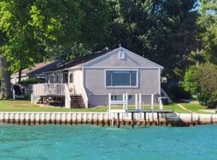 9869 Dixie Hwy, Fair Haven, MI 48023