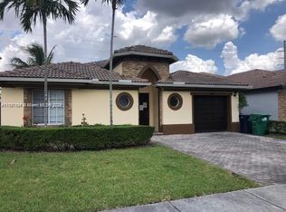 15561 SW 8th Ln, Miami, FL 33194