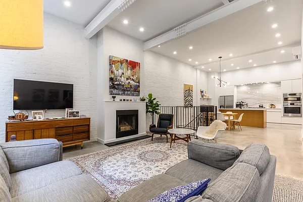 Sold by Nest Seekers International | media 7